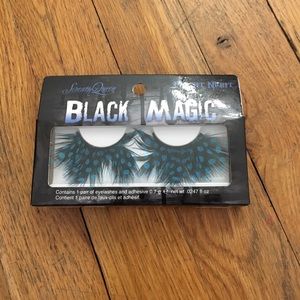 Polka dot false eyelashes- black , blue